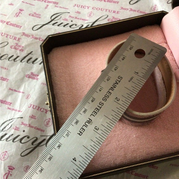 NWB HTF Juicy Couture wide bracelet W/Scotty dog design and large metal clasp - Picture 7 of 8